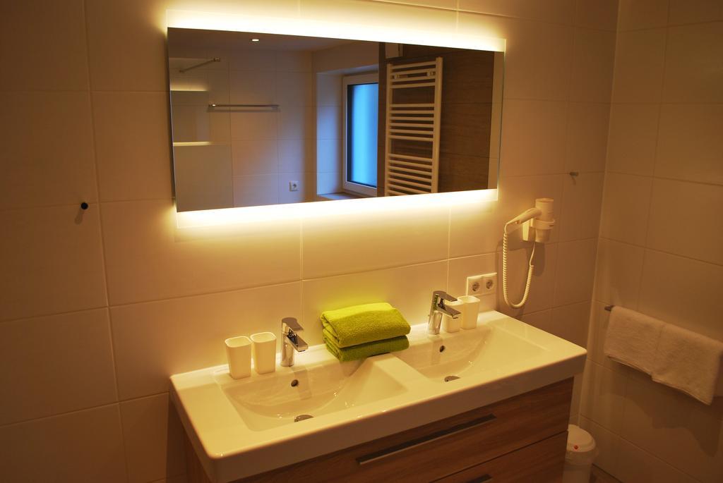 Ferienwohnung Nuener Grins Екстер'єр фото