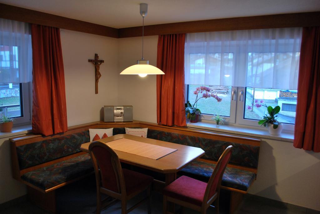 Ferienwohnung Nuener Grins Екстер'єр фото