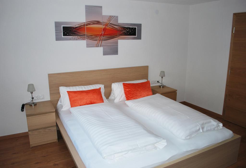 Ferienwohnung Nuener Grins Екстер'єр фото