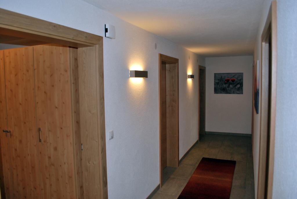 Ferienwohnung Nuener Grins Екстер'єр фото